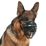 Wire dog
muzzle for
German
Shepherd,
covered by
black rubber