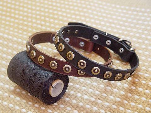 Leather dog collar with dotted circles